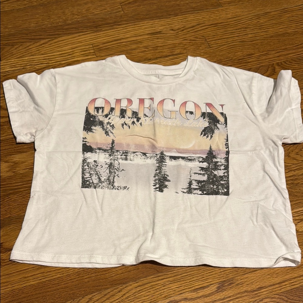 art class White Short Sleeve Tee with Scenic Graphic